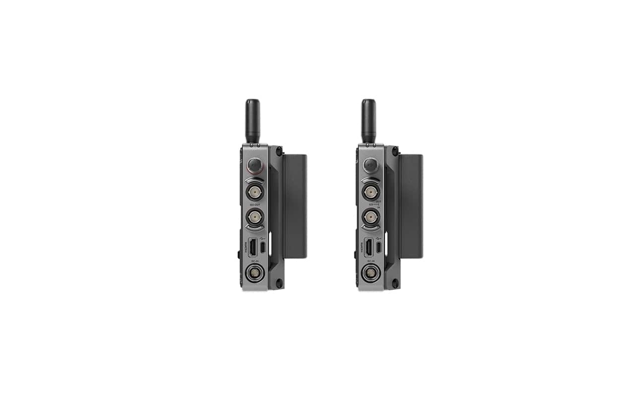 Seitenansicht des DJI Transmission (Standard Combo) mit zwei Übertragungsmodulen und Bedienelementen.