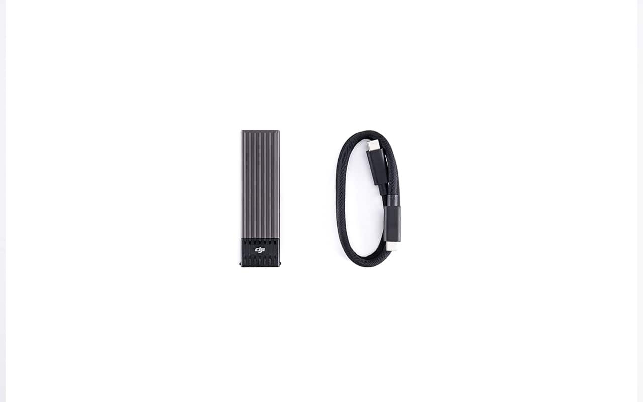 DJI PROSSD 1TB mit USB-C-auf-USB-C-Kabel für schnelle Datenübertragung und Speichererweiterung.