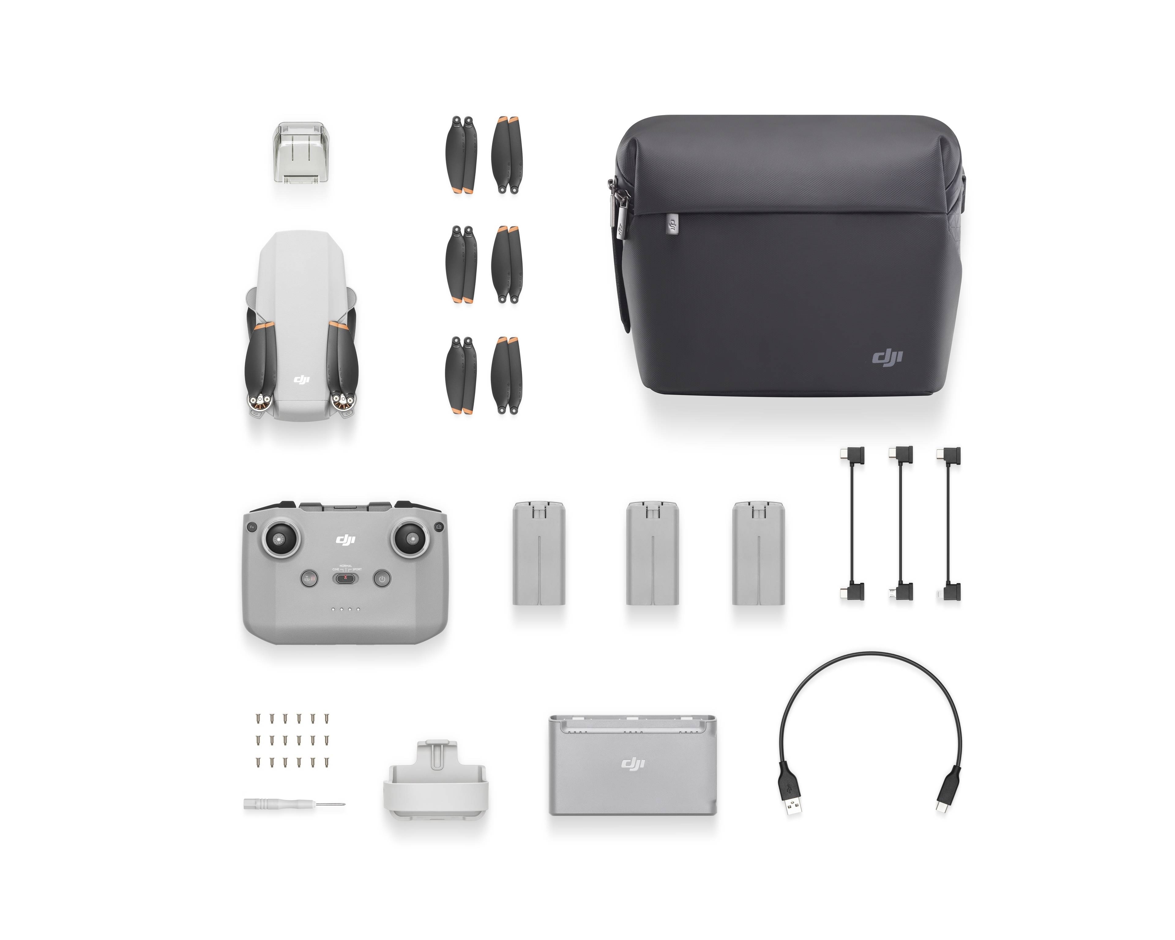 DJI Mini 4K Drohne in der Luft mit stabilisiertem Gimbal und technischen Informationen zur Leistung.