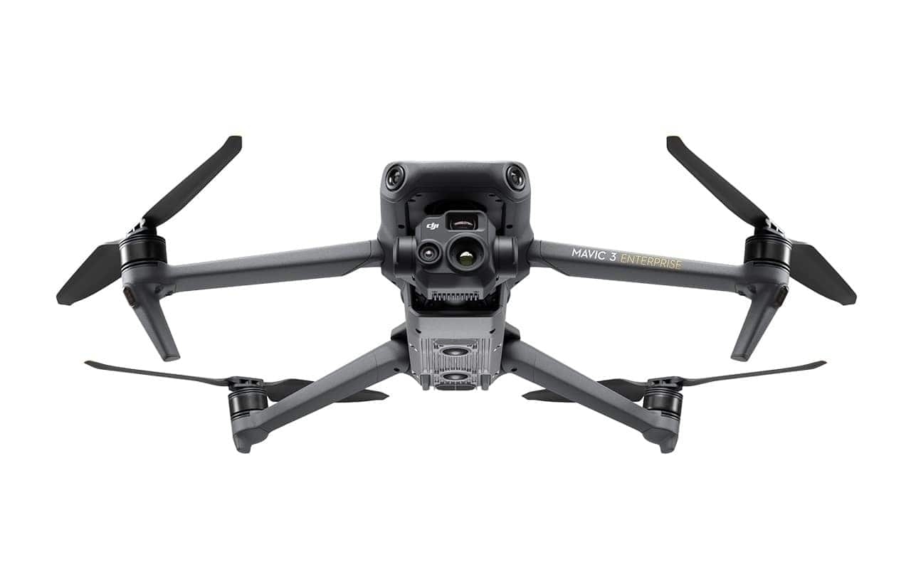 DJI Mavic 3 Thermal C2 von unten mit vier Rotoren und integrierter Kamera für Wärmebildaufnahmen.