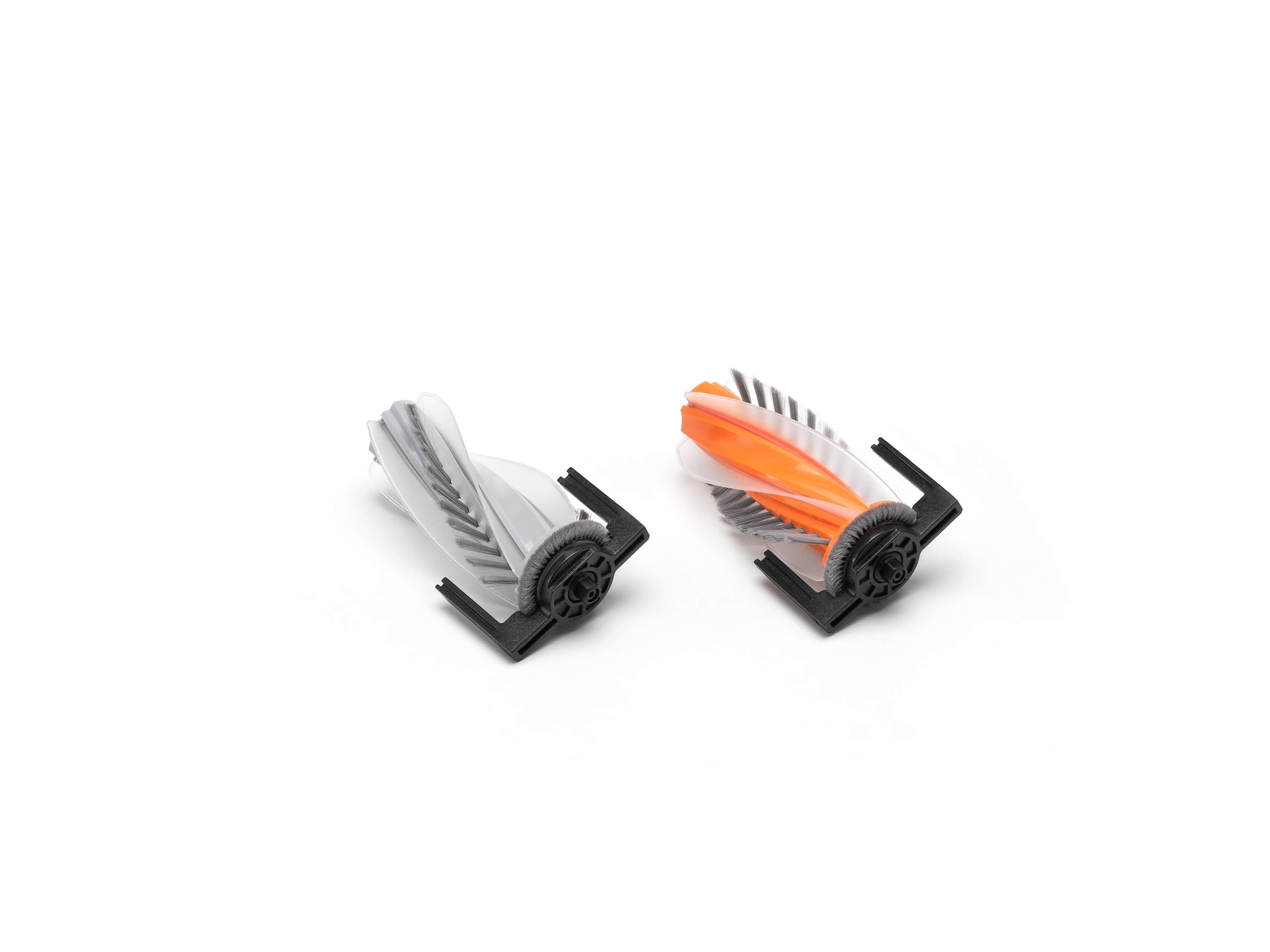 Zwei Rollenbürsten mit Borsten und Gummi für den DJI ROMO, ideal für gründliche Reinigung.